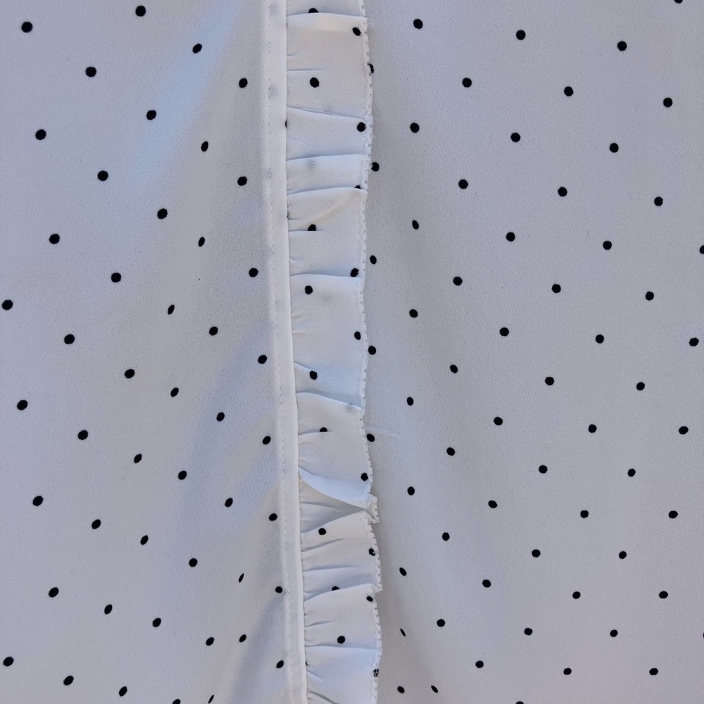 NWT Nordstrom Rack Ruffle Sleeveless White Pokadot Button Up Shirt - Picture 2 of 5
